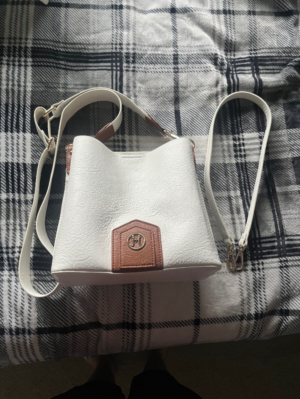 Purse - Picture 1 of 2